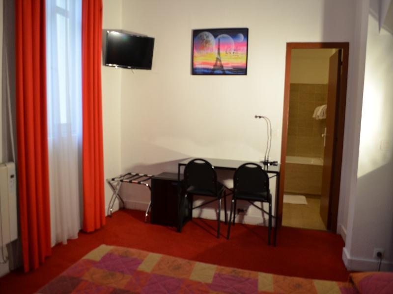 Hotel Beauquartier Montmartre Paris Bagian luar foto